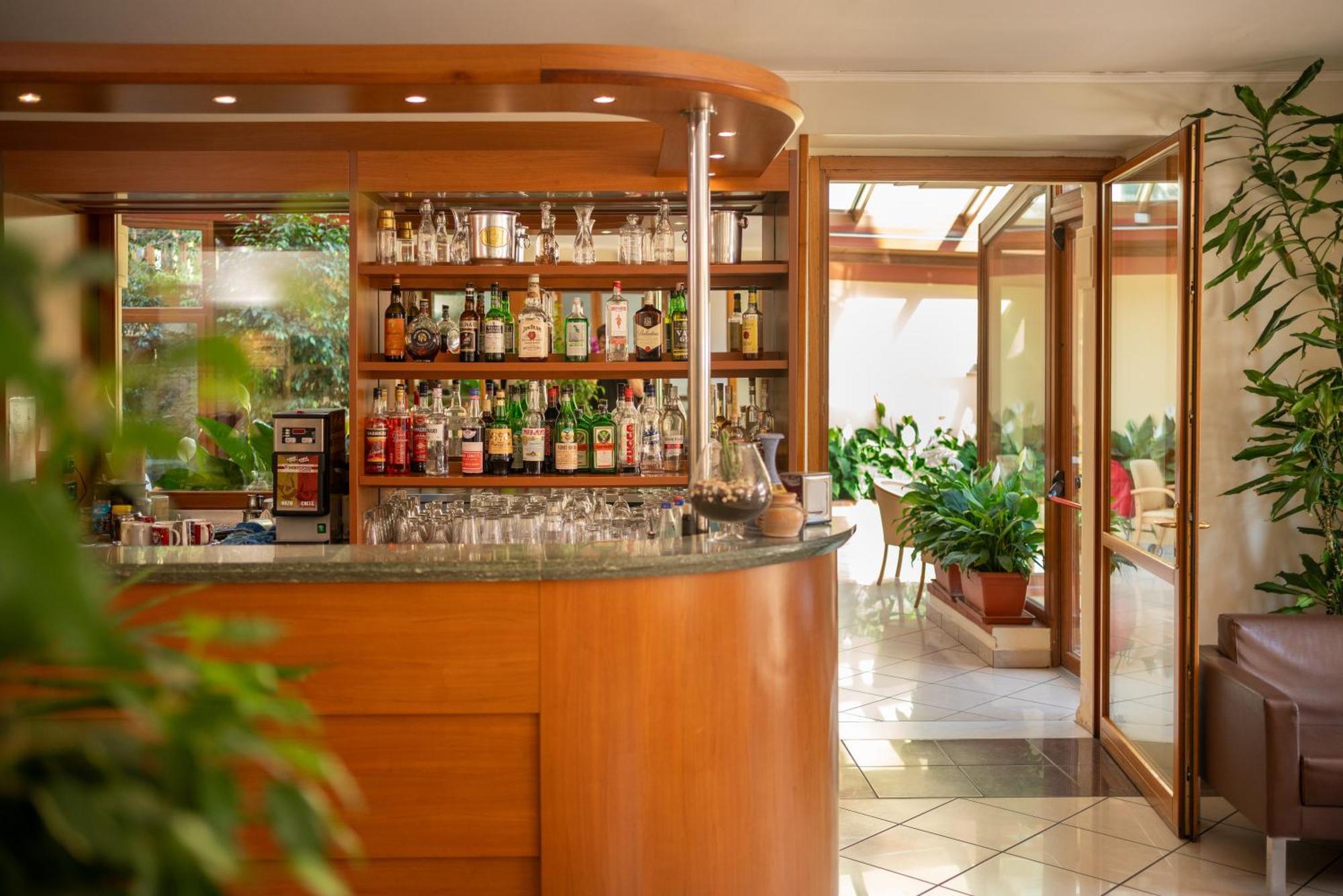 Hotel Careni Villa Italia Финале Лигуре Экстерьер фото