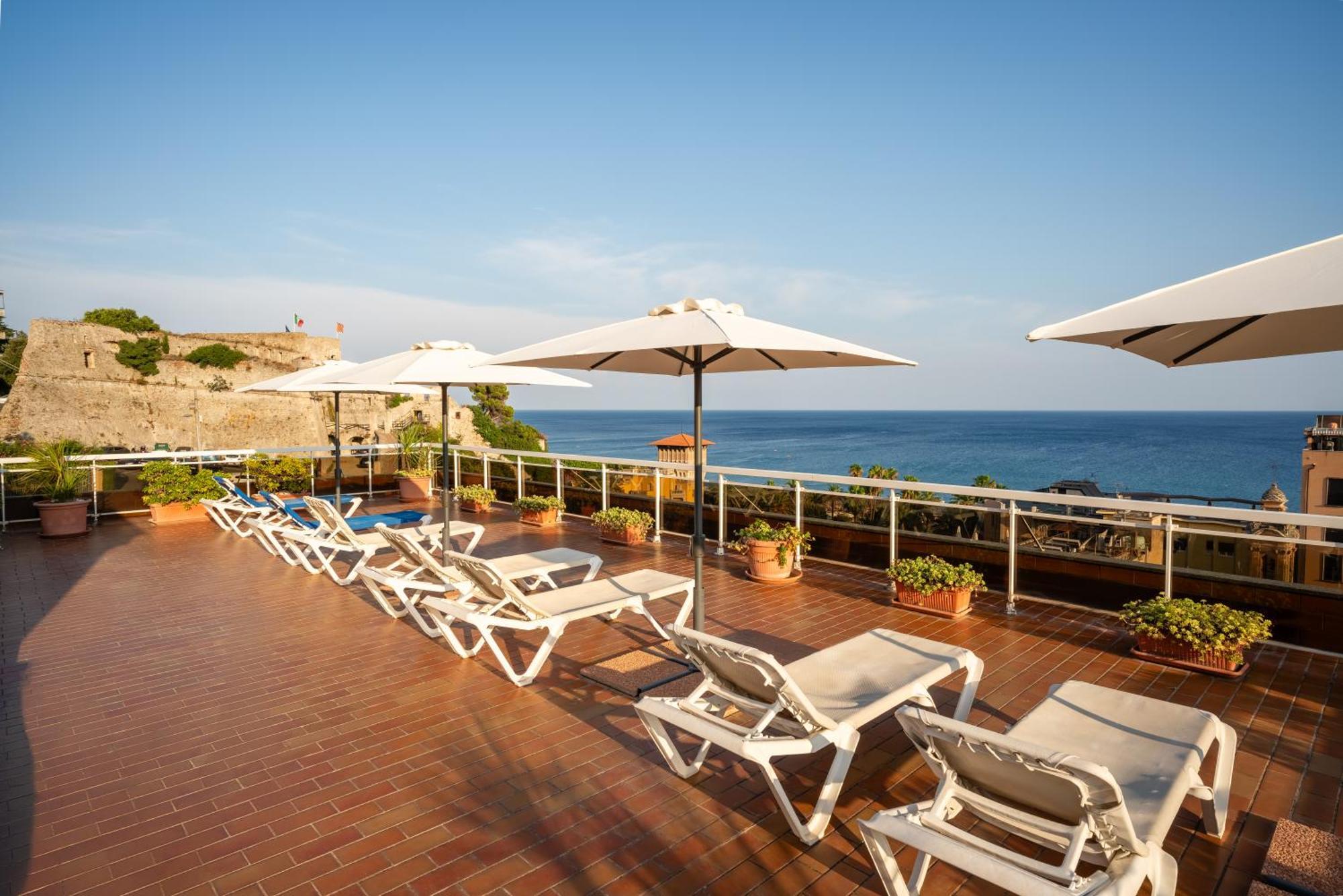 Hotel Careni Villa Italia Финале Лигуре Экстерьер фото